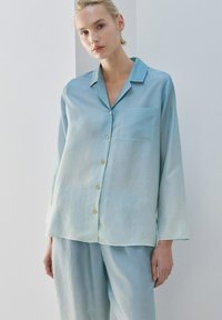 Шелковая блузка