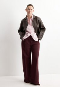 Свободные джинсы