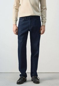 Прямые джинсы Прямые джинсы