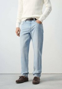 Прямые джинсы Прямые джинсы