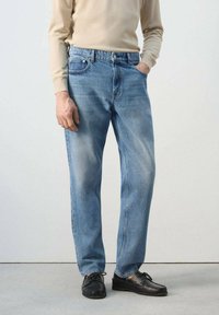 Прямые джинсы Прямые джинсы