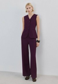 Костюм Костюм