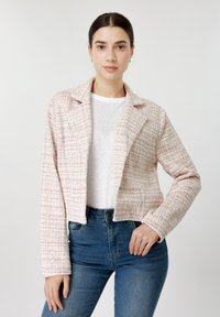 Короткий блейзер