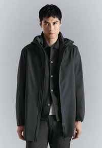 Короткое пальто