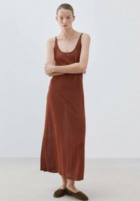 Вязаное платье