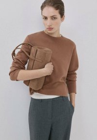 Пуловер Пуловер