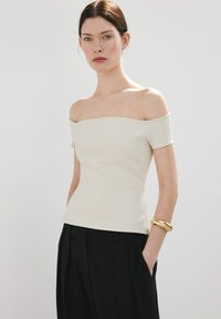 Футболка Футболка