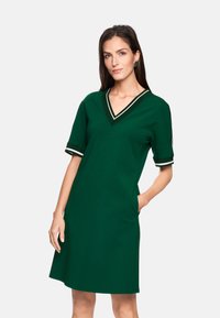 Короткое платье