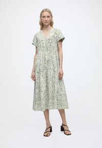 Летнее платье