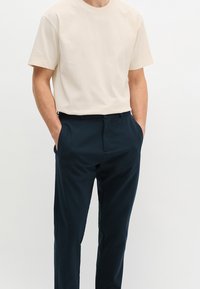 Костюмные брюки