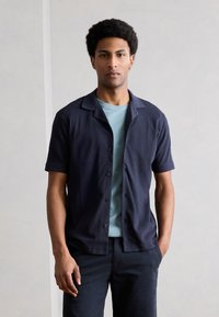 Рубашка с коротким рукавом Рубашка с коротким рукавом