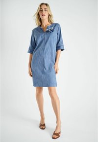 Короткое платье Короткое платье