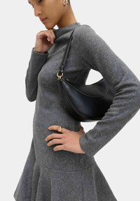 Короткое платье Короткое платье