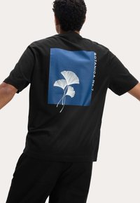 Футболка Футболка