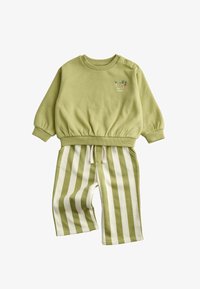 Набор одежды Набор одежды