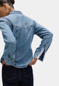 Джинсовая блузка