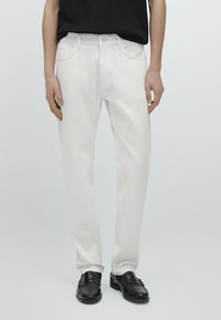 Узкие джинсы Узкие джинсы