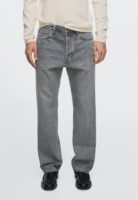 Прямые джинсы Прямые джинсы