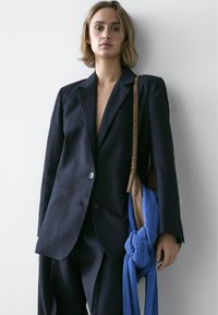 Короткое пальто Короткое пальто