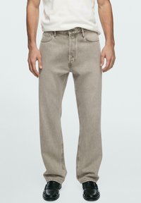 Свободные джинсы Свободные джинсы