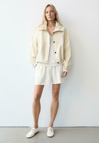 Шорты Шорты