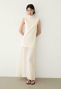 Вязаное платье Вязаное платье