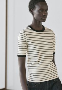 Футболка Футболка