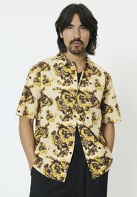 Рубашка с коротким рукавом Рубашка с коротким рукавом