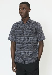 Рубашка с коротким рукавом Рубашка с коротким рукавом