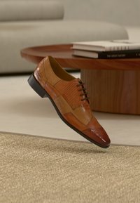 Ботинки на шнуровке