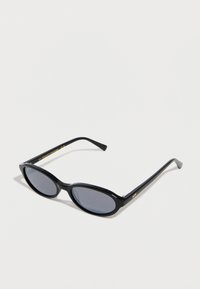 Солнечные очки Солнечные очки