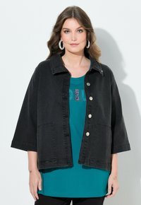 Джинсовая жилетка