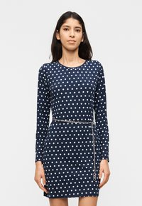 Короткое платье Короткое платье