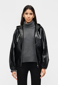 Кожаная куртка Кожаная куртка