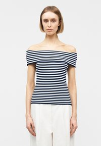 Футболка Футболка