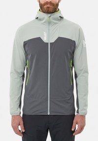 Спортивная куртка