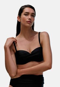 Бикини без бретелек Бикини без бретелек