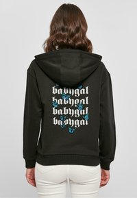 Пуловер с капюшоном