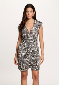 Короткое платье