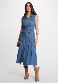 Джинсовое платье