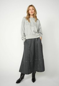 Джинсовая юбка Джинсовая юбка