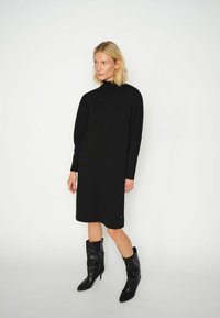 Платье Платье