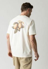 Футболка Футболка