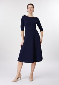 Вязаное платье