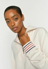 Толстовка Толстовка