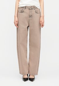 Свободные джинсы