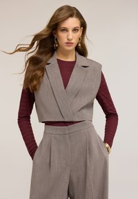 Джинсовая жилетка Джинсовая жилетка