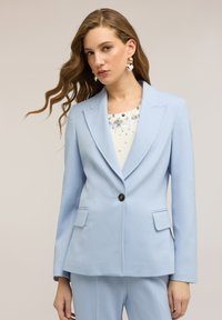 Костюм Костюм