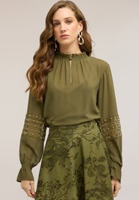 Кружевная блузка