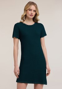 Короткое платье